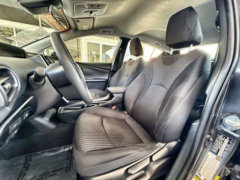 Used 2018 Toyota Prius One FWD image 18