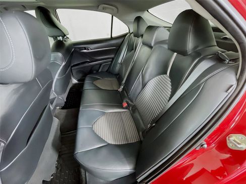 Used 2020 Toyota Camry SE FWD image 25