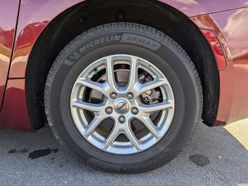 Used 2023 Chrysler Voyager LX image 17