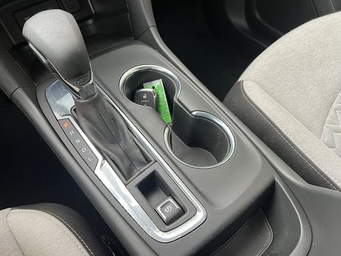 Used 2023 Chevrolet Equinox LS w/ LS Convenience Package image 21