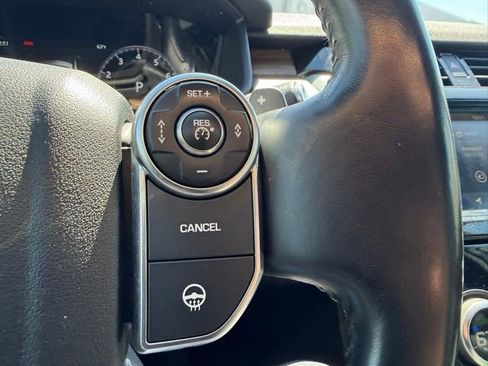 Used 2018 Land Rover Discovery HSE Luxury image 24