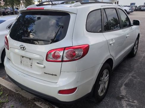 Used 2011 Hyundai Santa Fe SE w/ Premium Pkg 3 FWD image 2