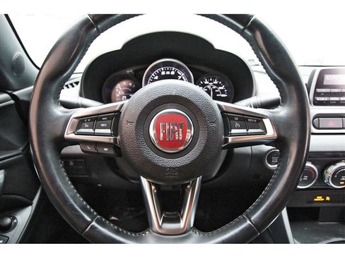 Used 2018 FIAT 124 Spider Classica image 8