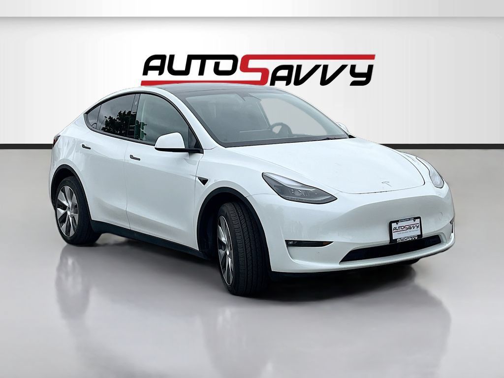 Used 2023 Tesla Model Y Long Range AWD/4WD image 1