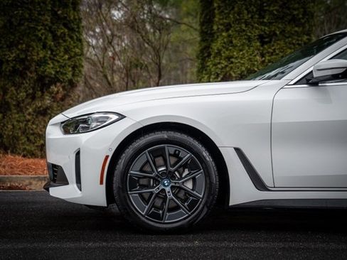 Used 2023 BMW i4 eDrive35 image 10