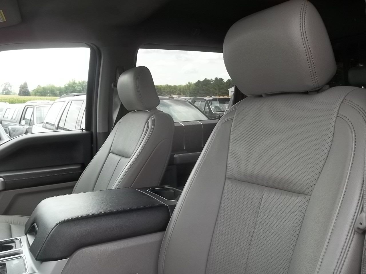 Used 2018 Ford F150 Lariat w/ Equipment Group 502A Luxury AWD/4WD image 2
