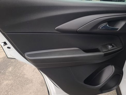 Used 2023 Chevrolet TrailBlazer LS image 15