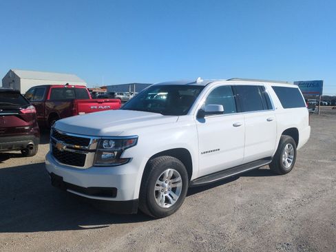 Used 2017 Chevrolet Suburban LT image 1