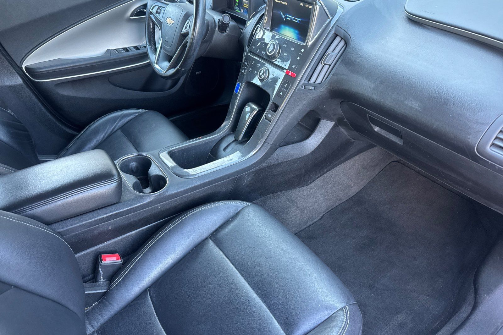 Used 2015 Chevrolet Volt Premium w/ Premium Trim Package FWD image 20