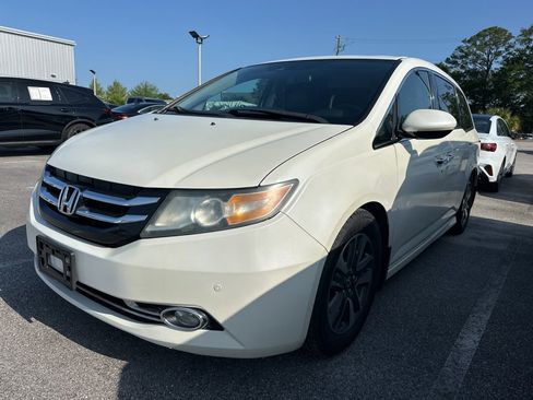 Used 2016 Honda Odyssey Touring Elite image 3