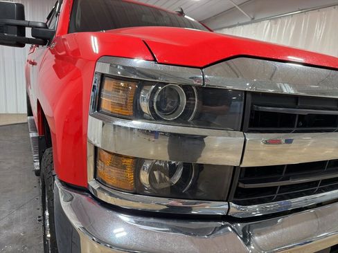 Used 2019 Chevrolet Silverado 3500 LT w/ LT Convenience Package image 13