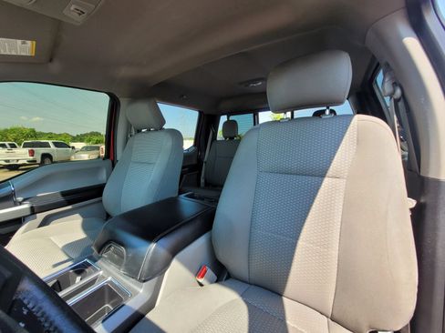 Used 2017 Ford F150 XLT w/ Equipment Group 302A Luxury AWD/4WD image 16
