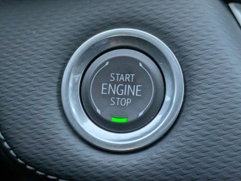 Used 2025 Chevrolet Equinox LT w/ Safety and Technology Package image 23