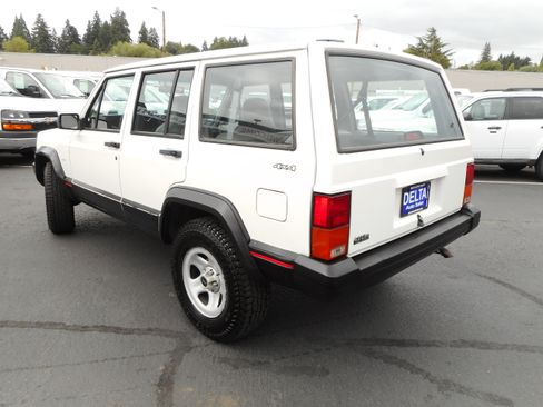Used 1996 Jeep Cherokee 4WD 4-Door image 9