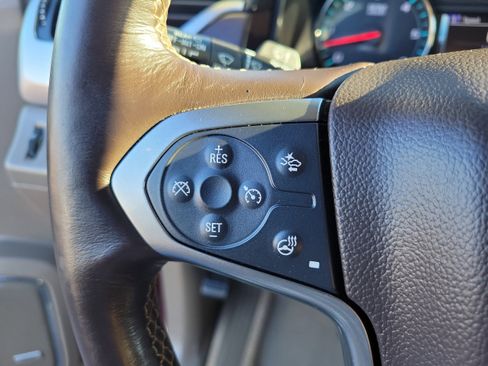 Used 2018 Chevrolet Suburban LT w/ Luxury Package image 27