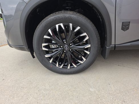 New 2026 Nissan Rogue Dark Armor AWD/4WD image 11