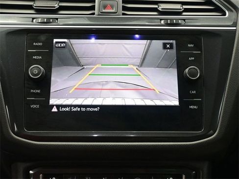 Used 2021 Volkswagen Tiguan SEL w/ 3-Row Tiguan MDO Package image 6