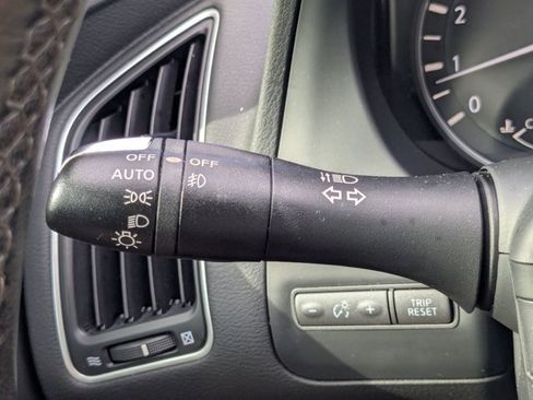 Used 2018 INFINITI Q50 Luxe w/ Sensory Package (Luxe) image 6