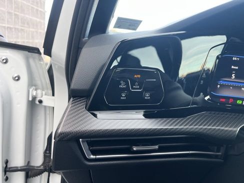 Used 2023 Volkswagen Golf 20th Anniversary Edition image 35