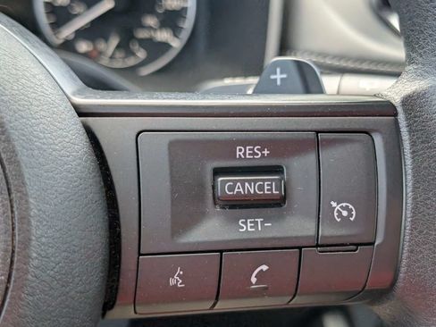Used 2024 Nissan Rogue S FWD image 25