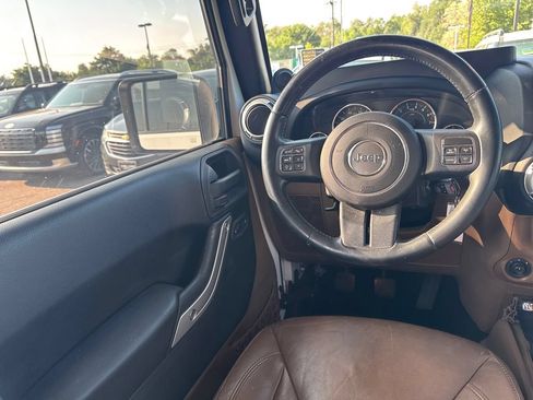 Used 2013 Jeep Wrangler Unlimited Sahara w/ Connectivity Group AWD/4WD image 26