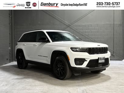 Used 2024 Jeep Grand Cherokee Altitude