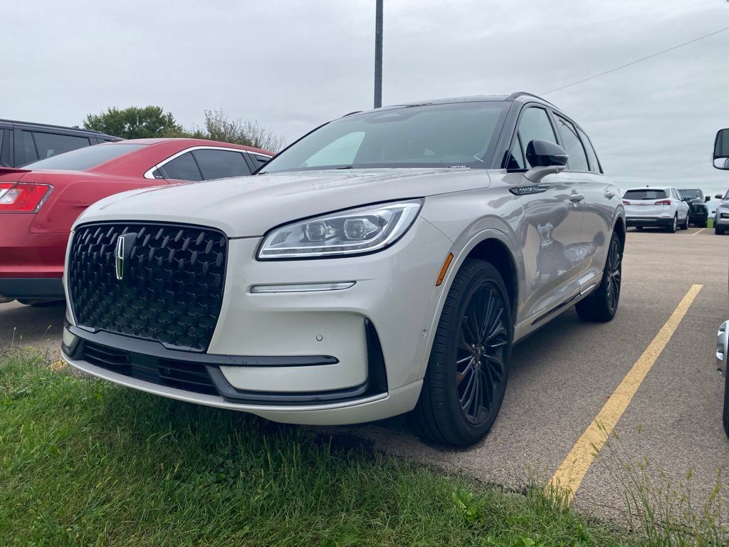 Used 2023 Lincoln Corsair Reserve w/ Equipment Group 202A AWD/4WD image 18