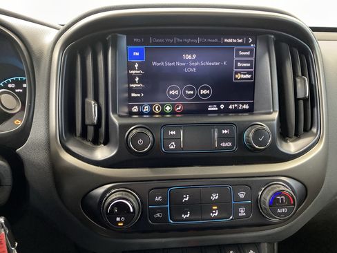 Used 2021 Chevrolet Colorado Z71 w/ Z71 Midnight Edition image 17