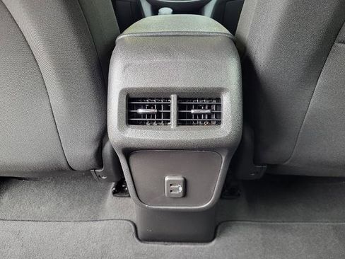 Used 2022 Chevrolet Equinox LT FWD image 24