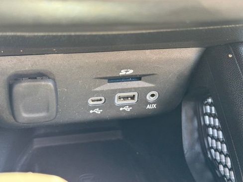 Certified 2021 Chevrolet TrailBlazer ACTIV w/ Technology Package FWD image 24