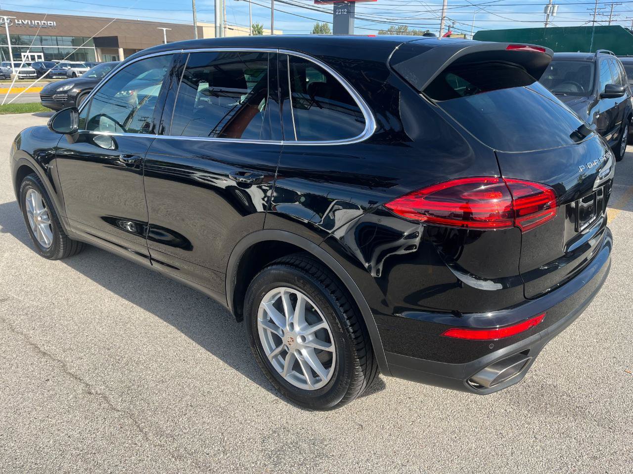 Used 2016 Porsche Cayenne Diesel AWD/4WD image 3