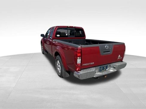 Used 2010 Nissan Frontier SE w/ SE Value Truck Pkg RWD image 6