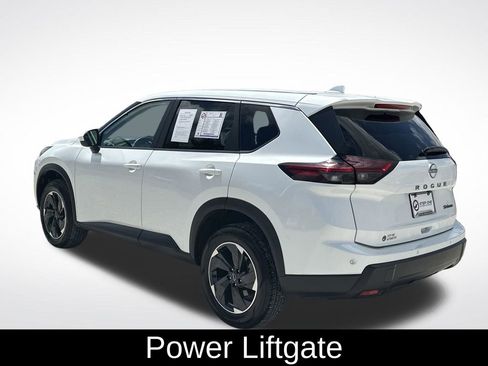 Used 2024 Nissan Rogue SV image 5