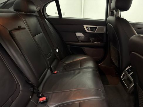Used 2013 Jaguar XF RWD image 26