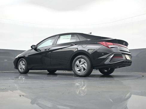 New 2026 Hyundai Elantra SE FWD image 27