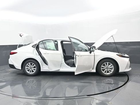 New 2026 Toyota Camry LE FWD image 30