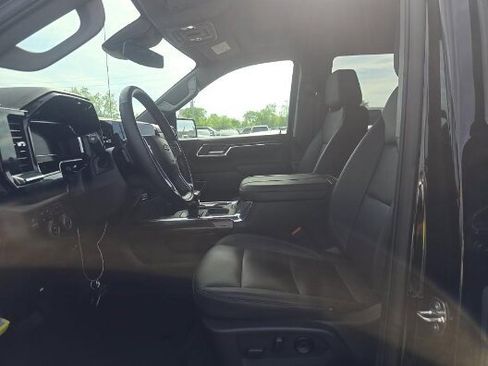 Used 2024 Chevrolet Silverado 1500 RST AWD/4WD image 8