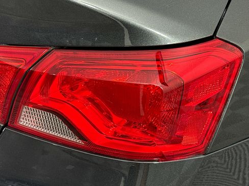 Used 2018 Chevrolet Impala LT FWD image 33