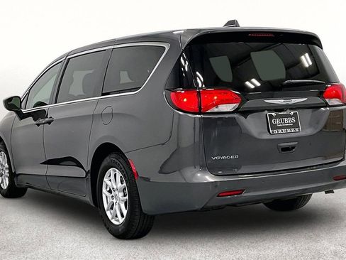 Used 2021 Chrysler Voyager LX FWD image 15