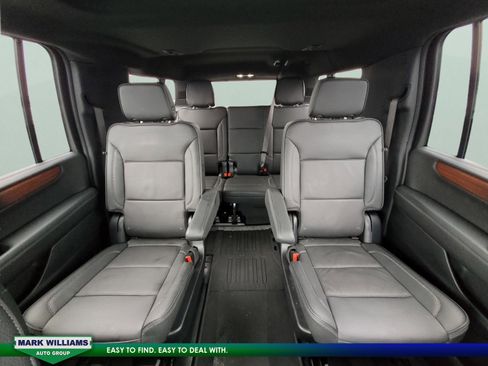 Used 2025 GMC Yukon XL Denali w/ Sun & Power Step Package image 19