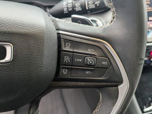 Used 2023 Jeep Grand Cherokee L Limited w/ Luxury Tech Group II image 19