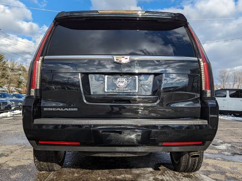 Used 2016 Cadillac Escalade Platinum image 9