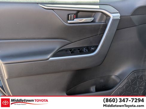 Used 2025 Toyota RAV4 XLE image 10