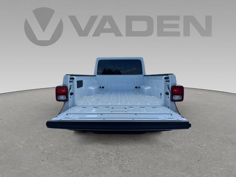 New 2025 Jeep Gladiator Sport image 23