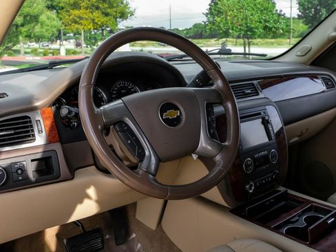 Used 2011 Chevrolet Tahoe LTZ RWD image 10