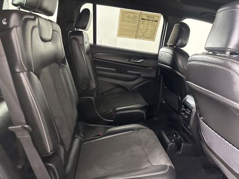 Used 2023 Jeep Grand Cherokee L Laredo AWD/4WD image 27