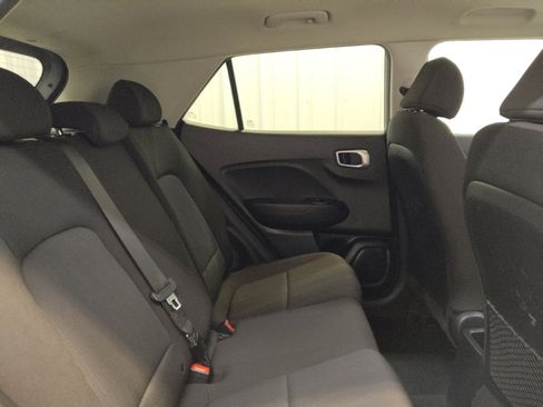 Used 2020 Hyundai Venue SE FWD image 19