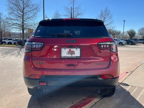 Used 2025 Jeep Compass Trailhawk image 7