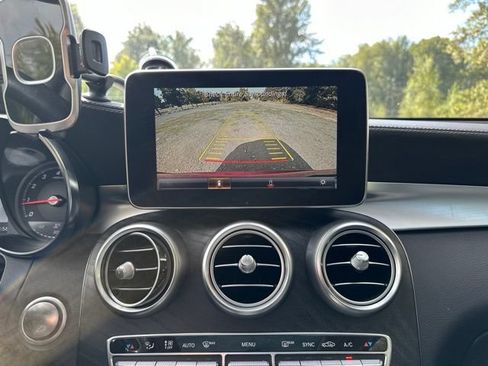 Used 2017 Mercedes-Benz GLC 300 4MATIC image 34