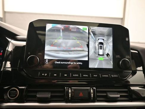 Used 2024 Nissan Pathfinder Platinum w/ Cargo Package image 20